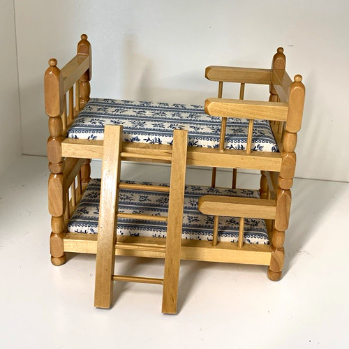 Dolls house miniature - 1:12,